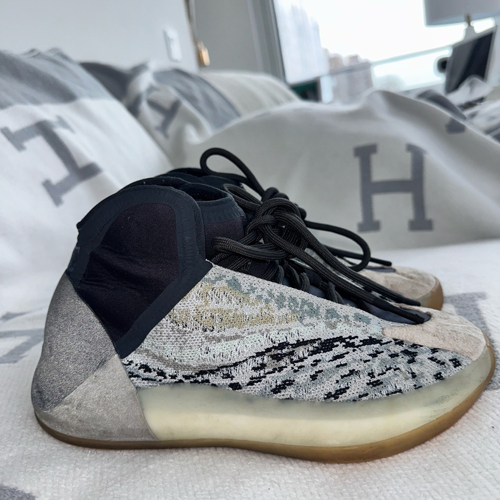 Adidas Yeezy QNTM basketball shoes 6.5M